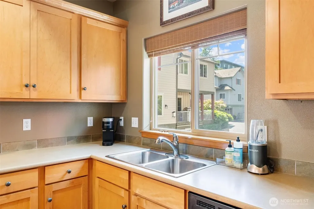 6617 198th Place SW Lynnwood WA 98036