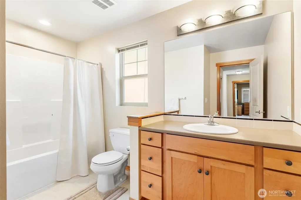 6617 198th Place SW Lynnwood WA 98036