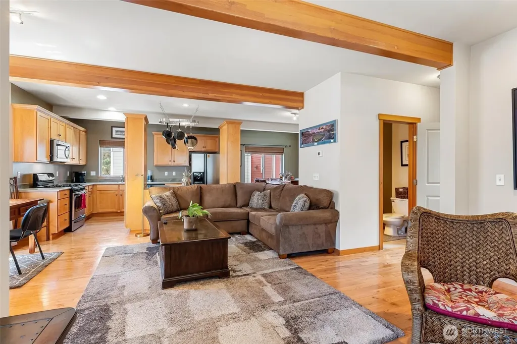 6617 198th Place SW Lynnwood WA 98036