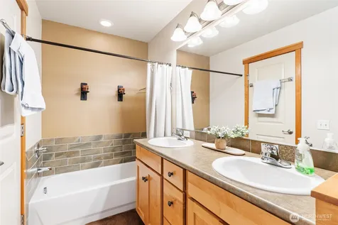 6617 198th Place SW Lynnwood WA 98036