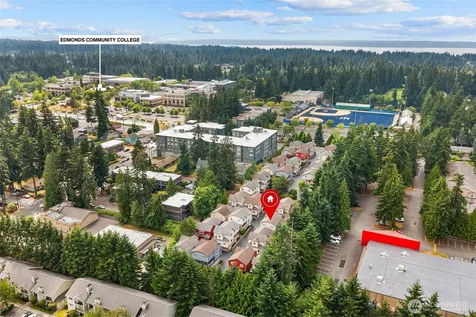 6617 198th Place SW Lynnwood WA 98036