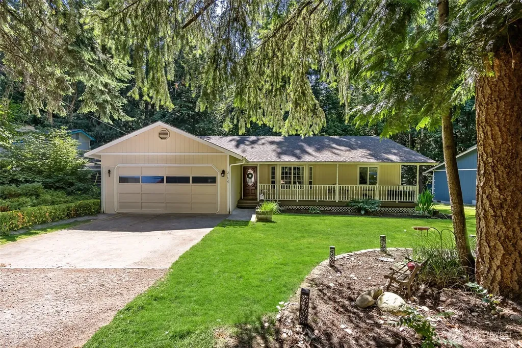 21827 Crest Lane SE Yelm WA 98597