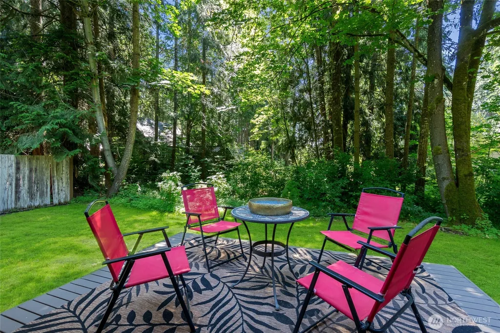 21827 Crest Lane SE Yelm WA 98597