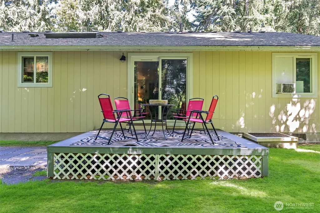 21827 Crest Lane SE Yelm WA 98597
