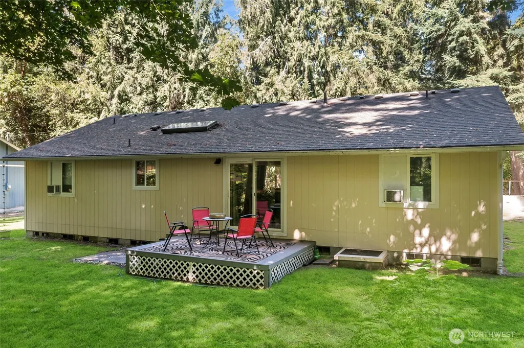 21827 Crest Lane SE Yelm WA 98597