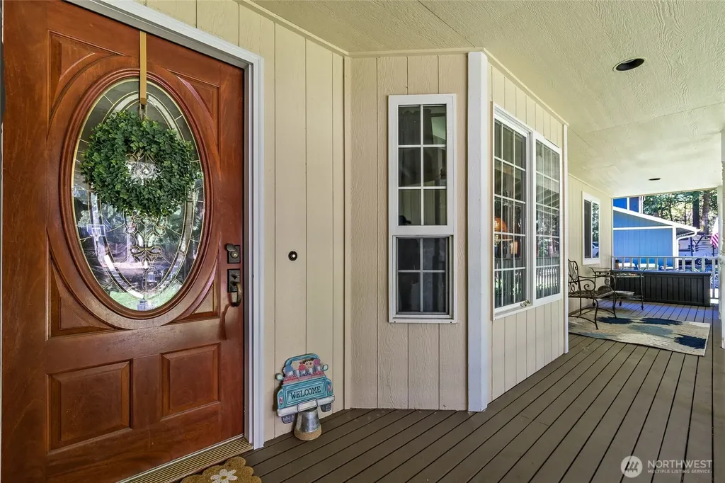 21827 Crest Lane SE Yelm WA 98597