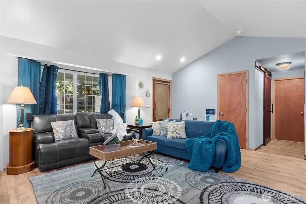 21827 Crest Lane SE Yelm WA 98597