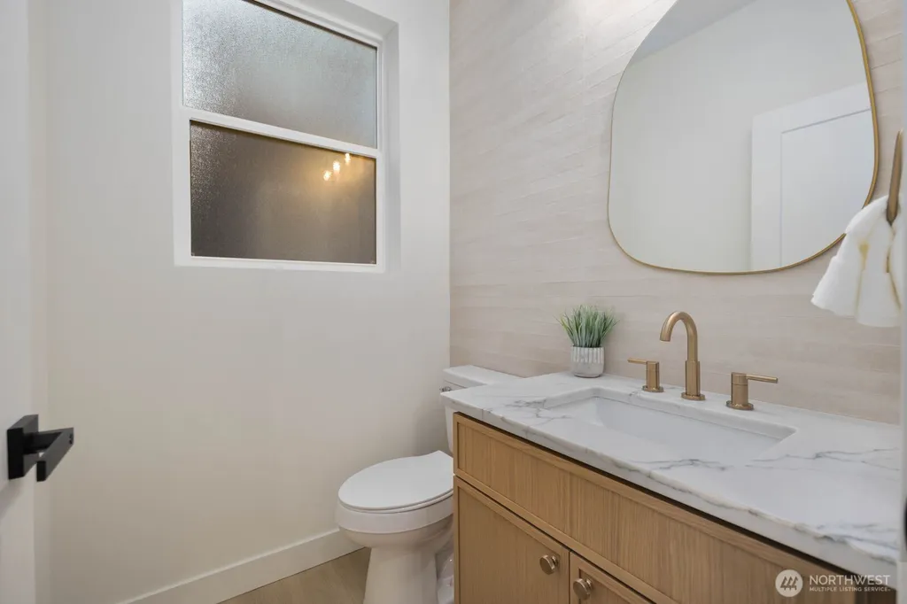 13321 3rd Avenue NE Seattle WA 98125