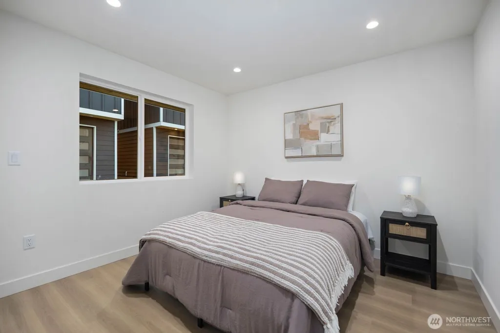 13321 3rd Avenue NE Seattle WA 98125
