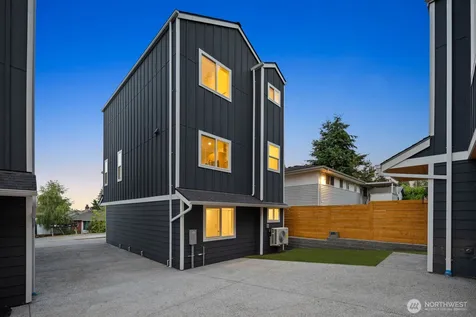 13321 3rd Avenue NE Seattle WA 98125