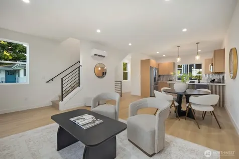 13321 3rd Avenue NE Seattle WA 98125