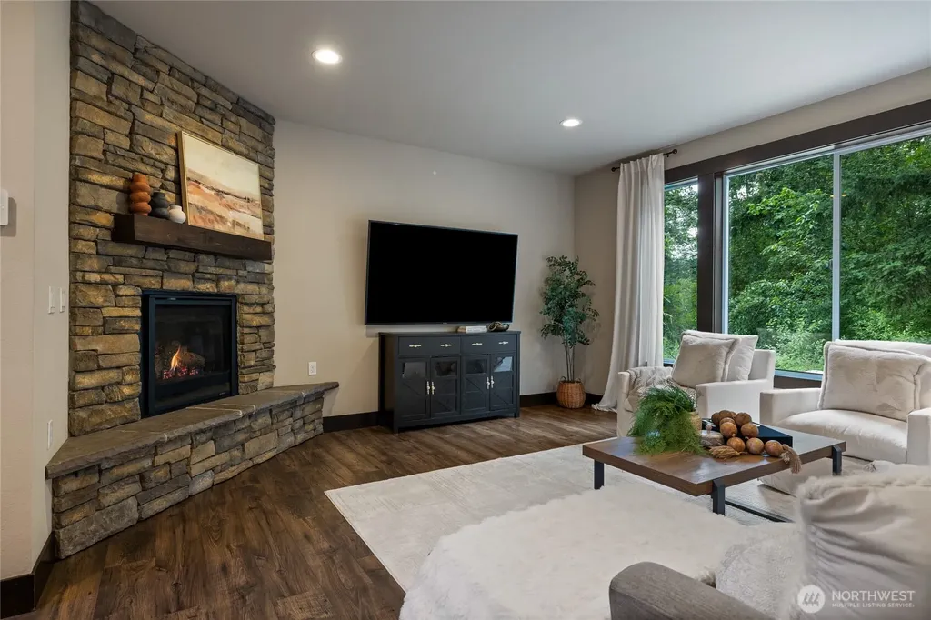 15012 86th Avenue E Puyallup WA 98375