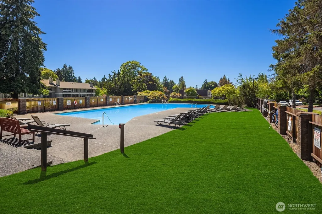 11208 NE 68th Kirkland WA 98033