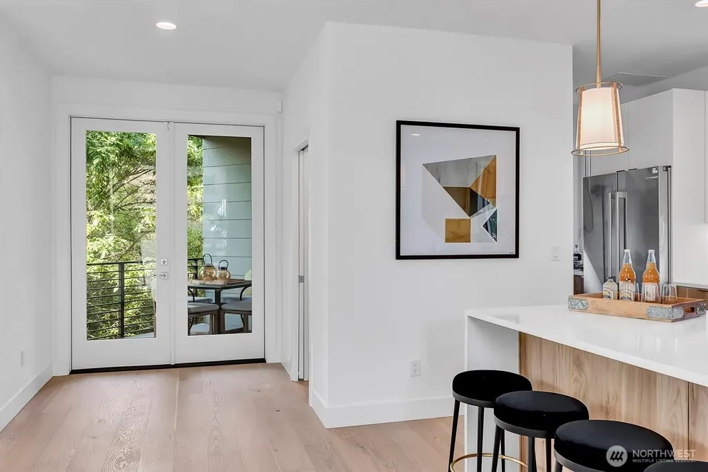 427 102nd Avenue SE Bellevue WA 98004