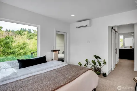 427 102nd Avenue SE Bellevue WA 98004