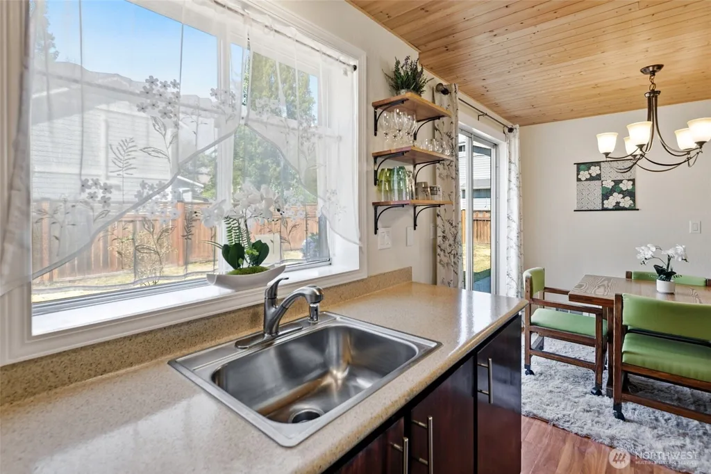 4325 152nd Street SW Lynnwood WA 98087