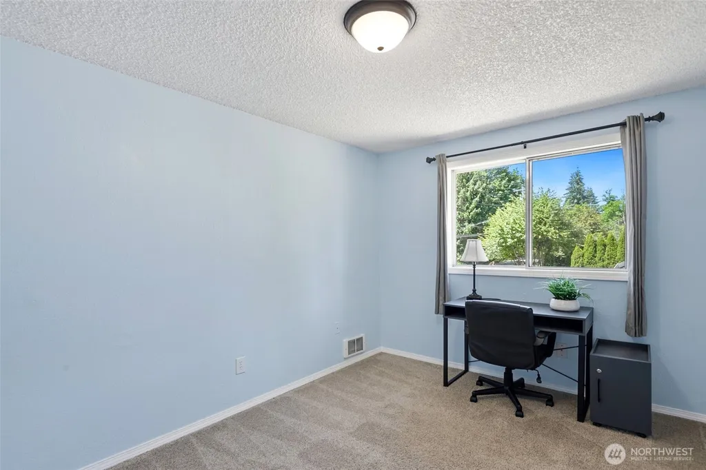 4325 152nd Street SW Lynnwood WA 98087