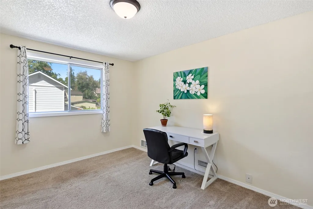 4325 152nd Street SW Lynnwood WA 98087