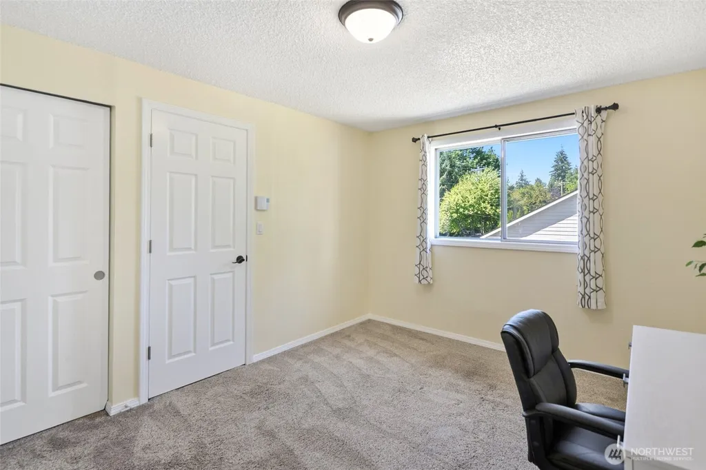 4325 152nd Street SW Lynnwood WA 98087