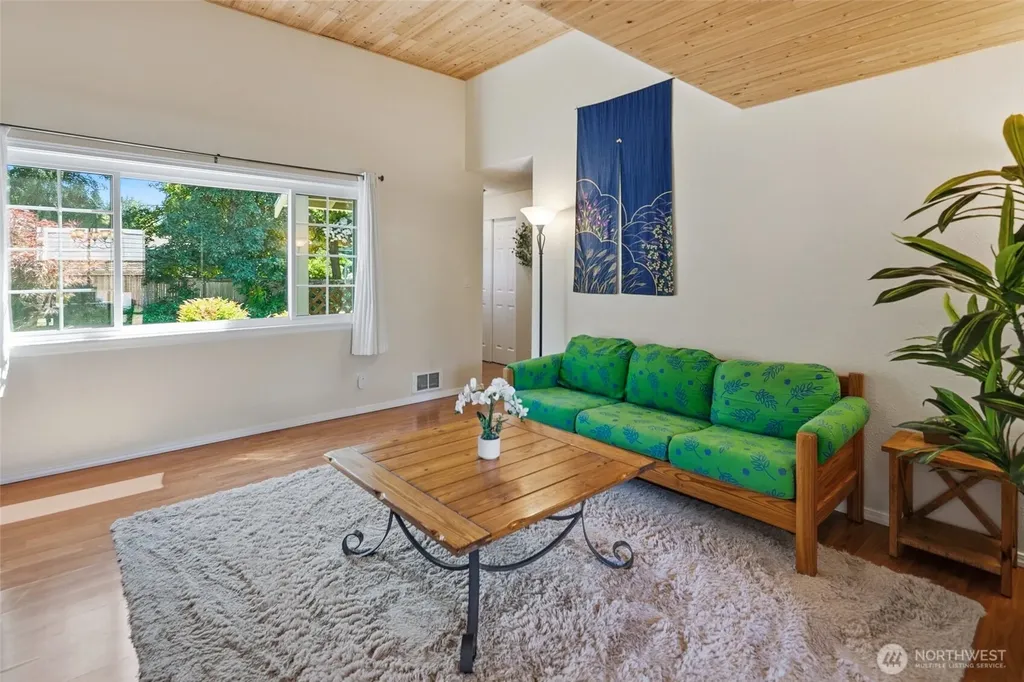 4325 152nd Street SW Lynnwood WA 98087