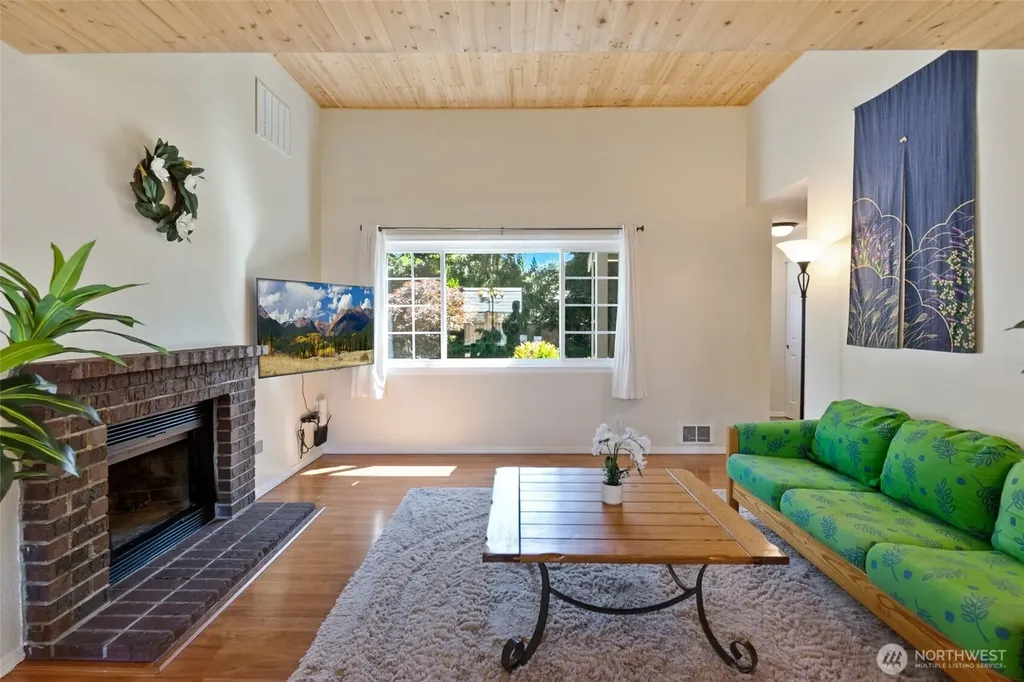 4325 152nd Street SW Lynnwood WA 98087