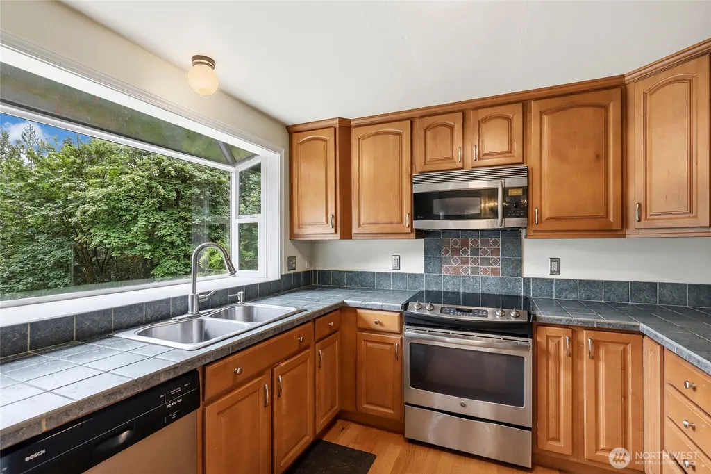 4811 Ashram Lane NW Olympia WA 98502