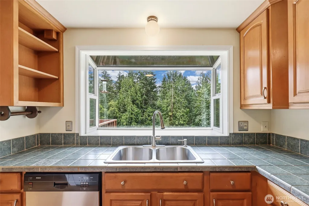 4811 Ashram Lane NW Olympia WA 98502