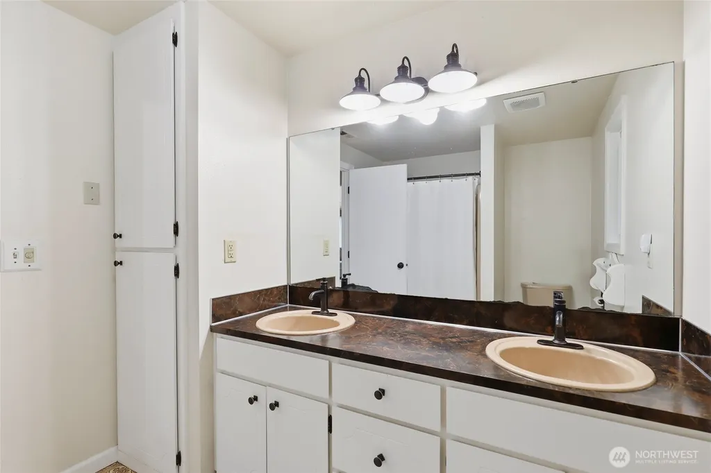 4811 Ashram Lane NW Olympia WA 98502