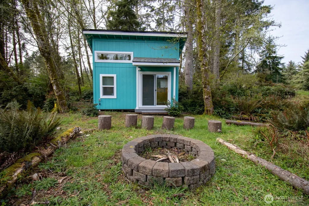 744 SE Evergreen Avenue Ocean Shores WA 98502