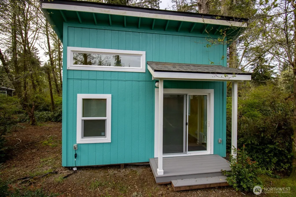 744 SE Evergreen Avenue Ocean Shores WA 98502