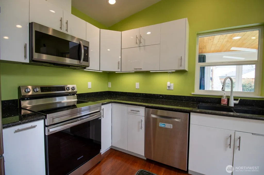 744 SE Evergreen Avenue Ocean Shores WA 98502