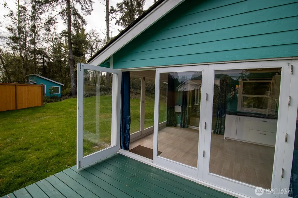 744 SE Evergreen Avenue Ocean Shores WA 98502