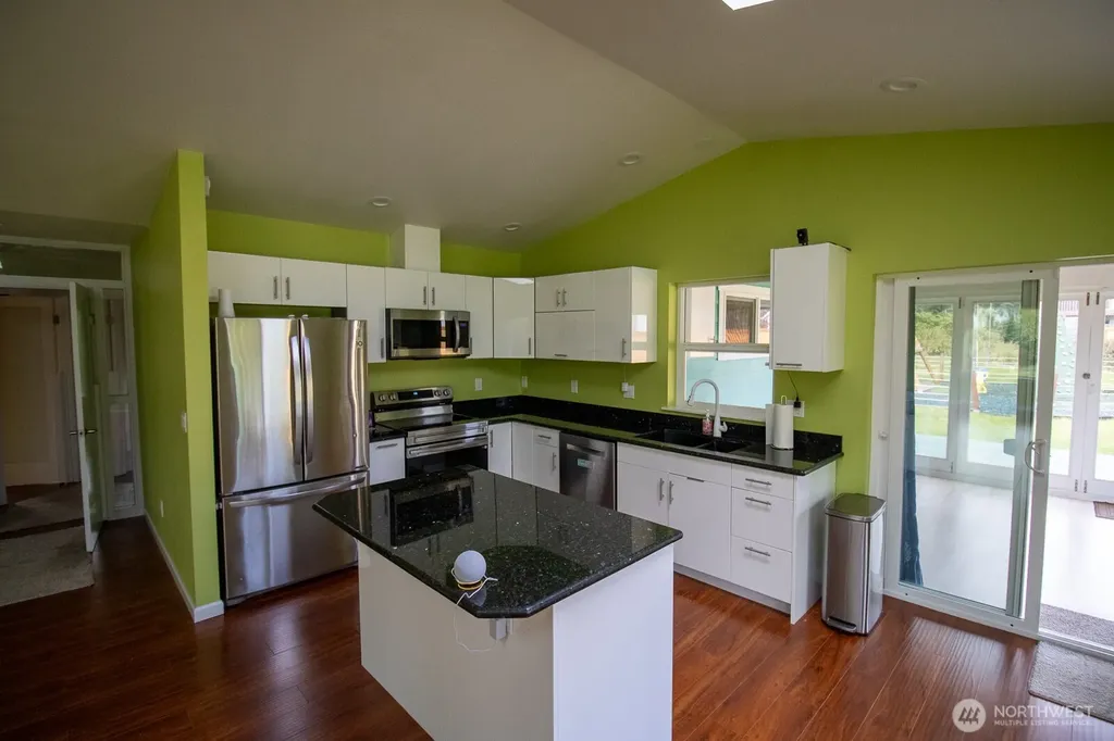 744 SE Evergreen Avenue Ocean Shores WA 98502