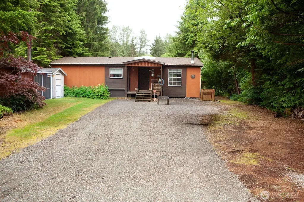6345 Overland Trail Maple Falls WA 98226