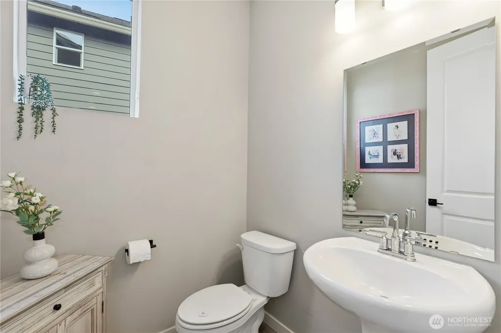 5663 13th Street Ct NE Tacoma WA 98422