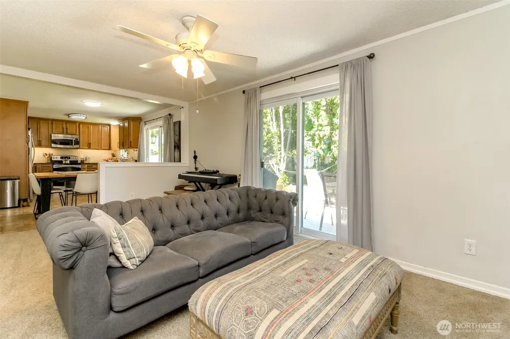 737 NW Firglade Drive Bremerton WA 98311