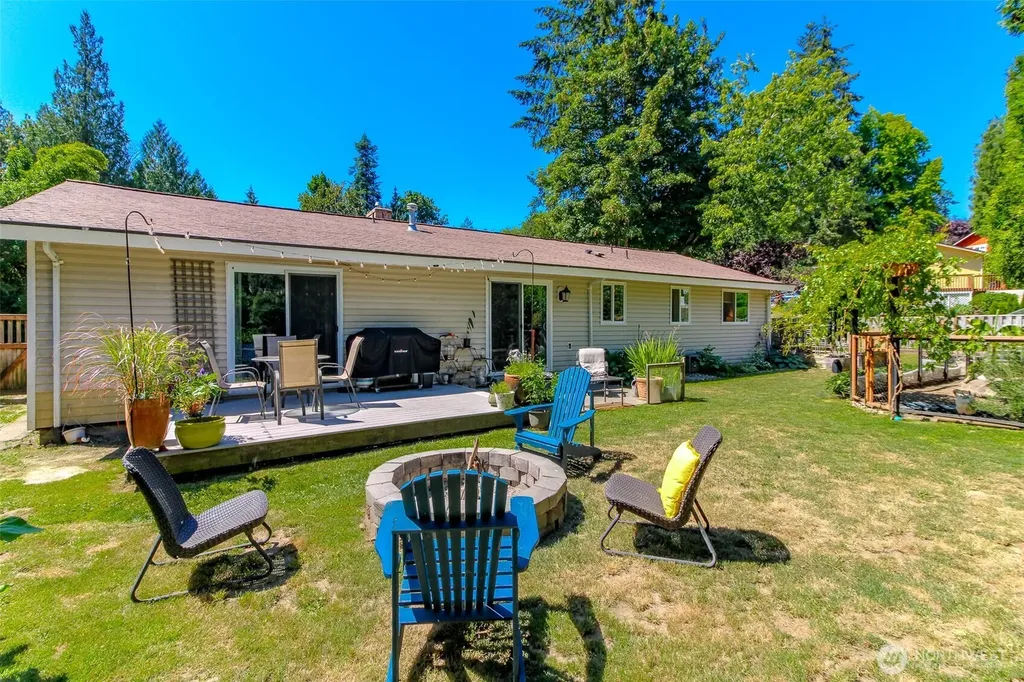 737 NW Firglade Drive Bremerton WA 98311
