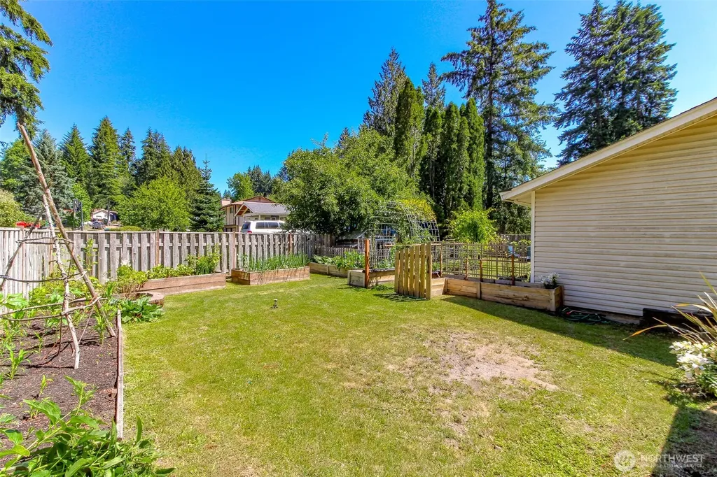 737 NW Firglade Drive Bremerton WA 98311