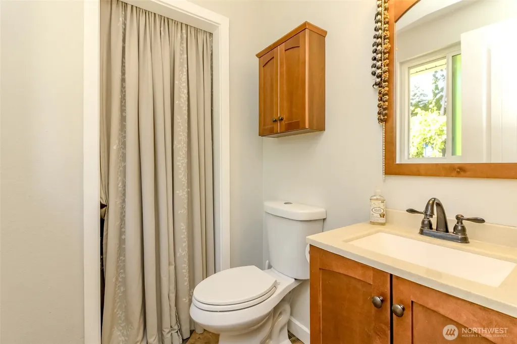 737 NW Firglade Drive Bremerton WA 98311