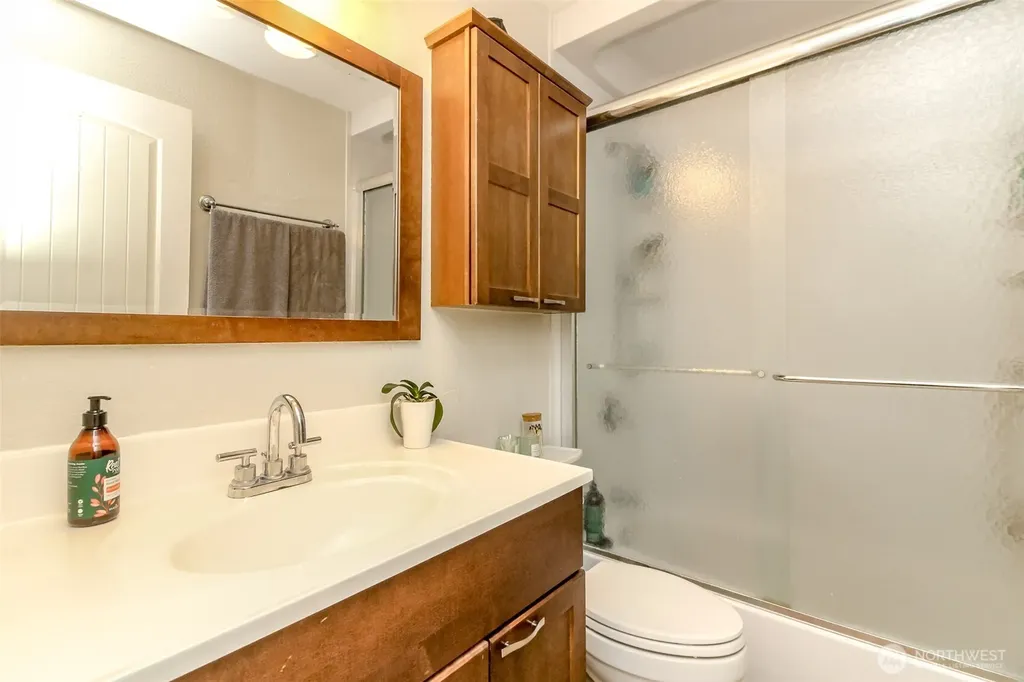 737 NW Firglade Drive Bremerton WA 98311