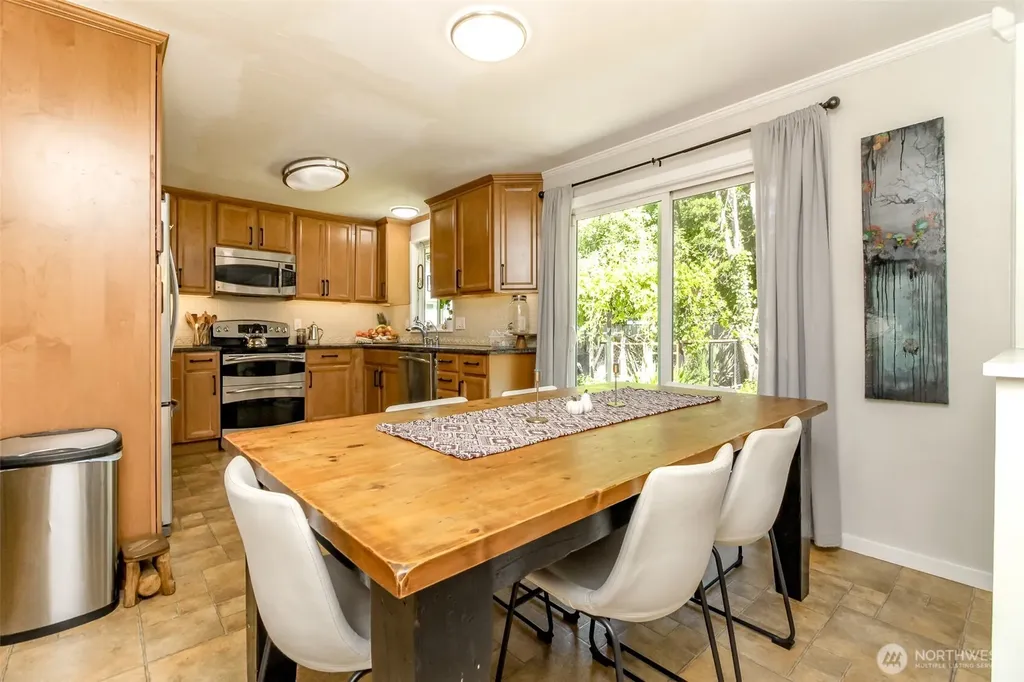 737 NW Firglade Drive Bremerton WA 98311