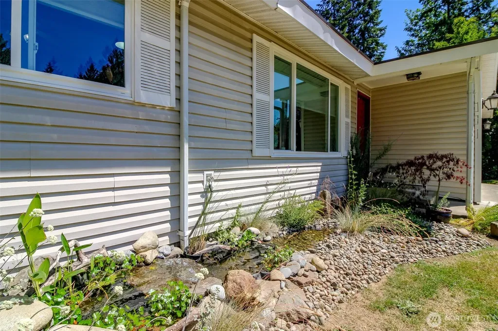 737 NW Firglade Drive Bremerton WA 98311