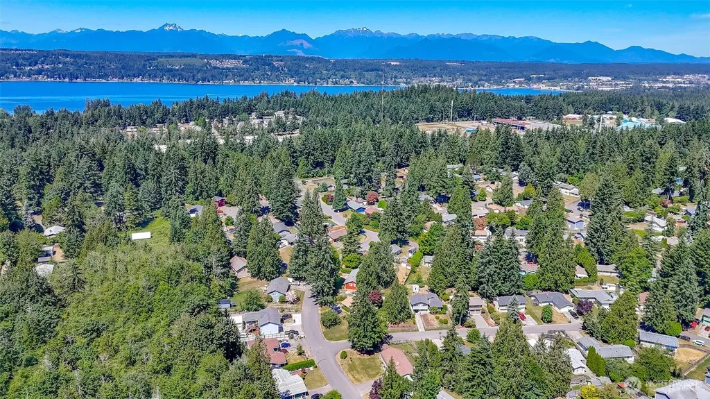 737 NW Firglade Drive Bremerton WA 98311