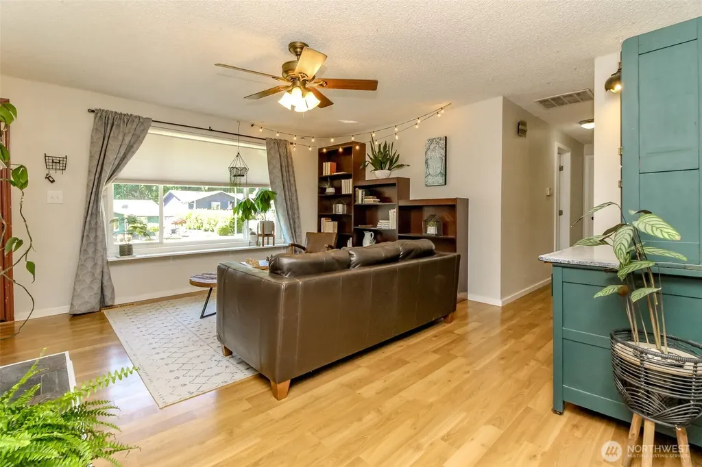 737 NW Firglade Drive Bremerton WA 98311
