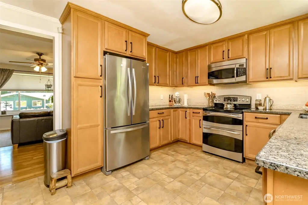737 NW Firglade Drive Bremerton WA 98311