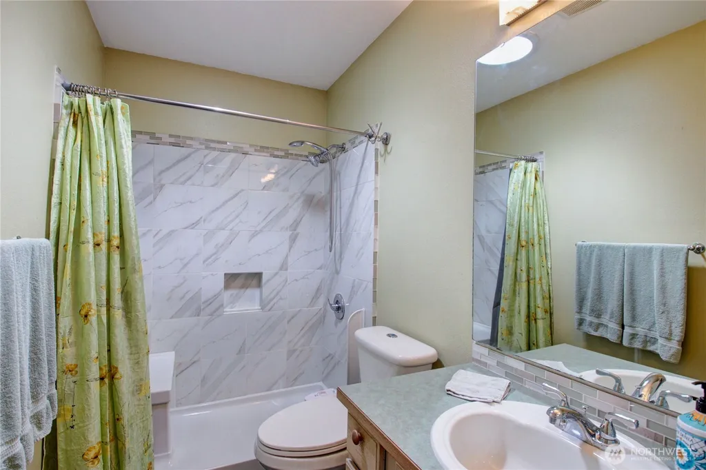 5208 213th Place SW Mountlake Terrace WA 98043