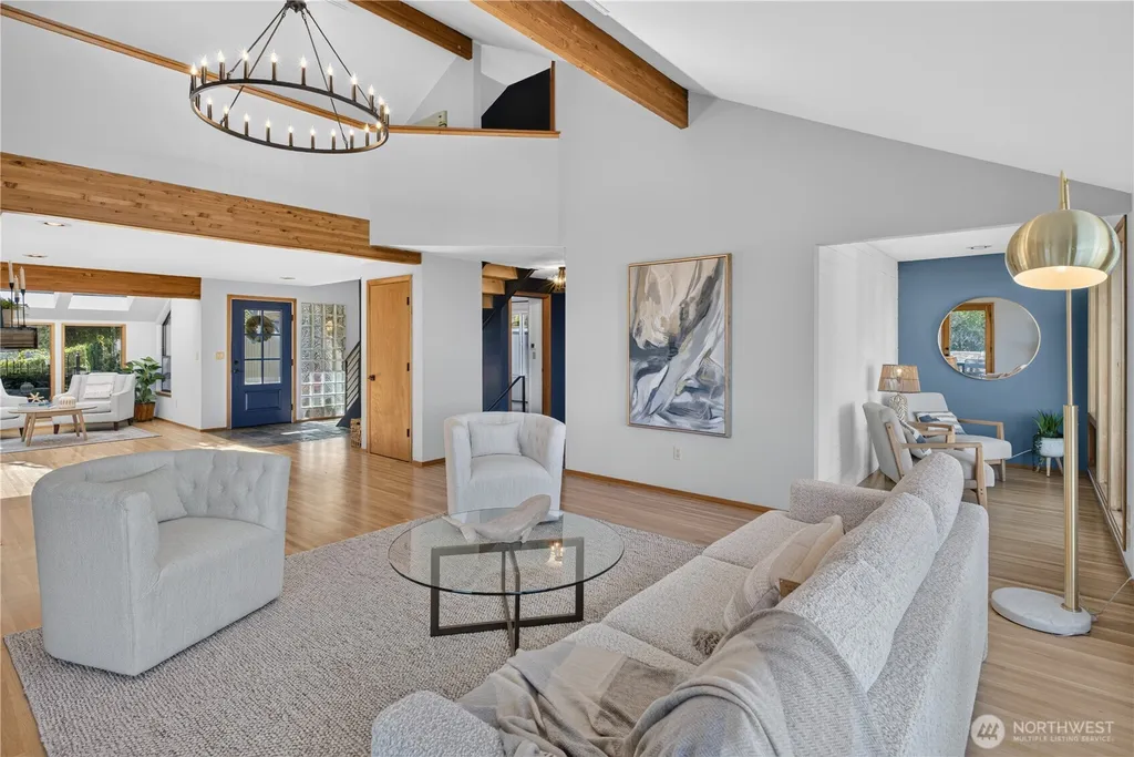 2827 Moorelands Drive NW Gig Harbor WA 98335