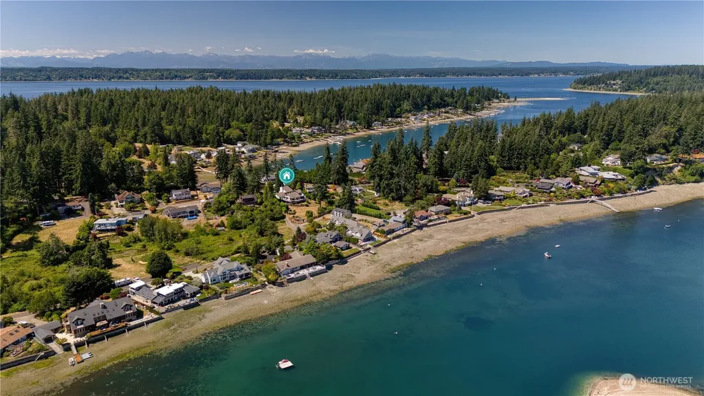 2827 Moorelands Drive NW Gig Harbor WA 98335