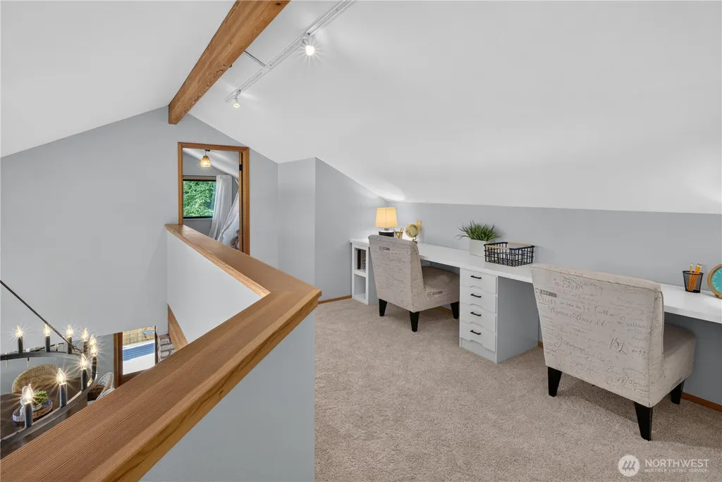2827 Moorelands Drive NW Gig Harbor WA 98335