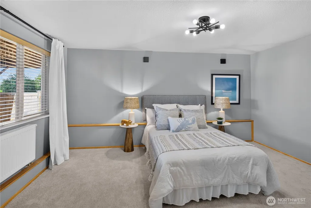 2827 Moorelands Drive NW Gig Harbor WA 98335